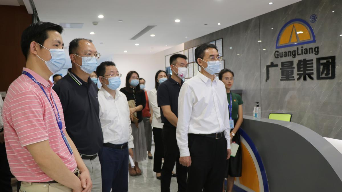 东莞市人大常委会潘新潮副主任莅临抖圈集团调研